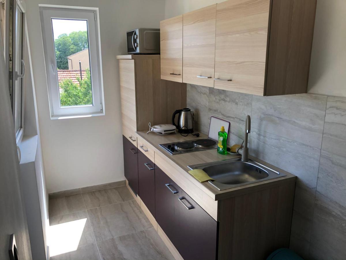 Apartmani Bm Biograd Na Moru Esterno foto