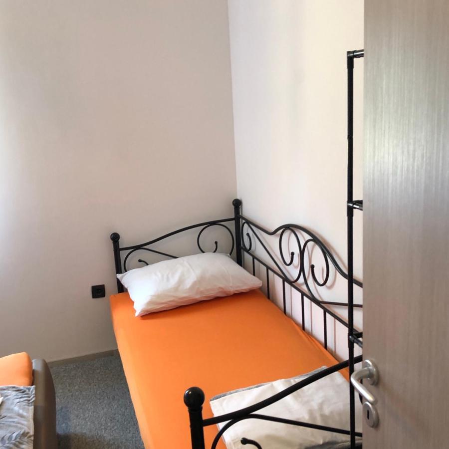 Apartmani Bm Biograd Na Moru Esterno foto