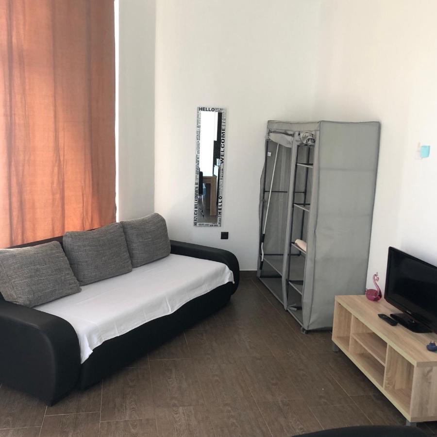 Apartmani Bm Biograd Na Moru Esterno foto
