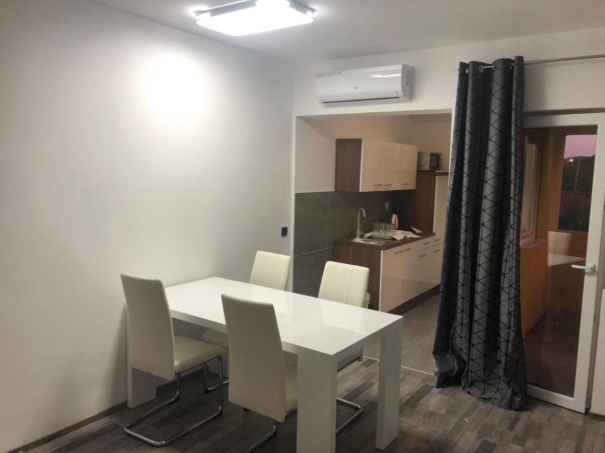 Apartmani Bm Biograd Na Moru Esterno foto