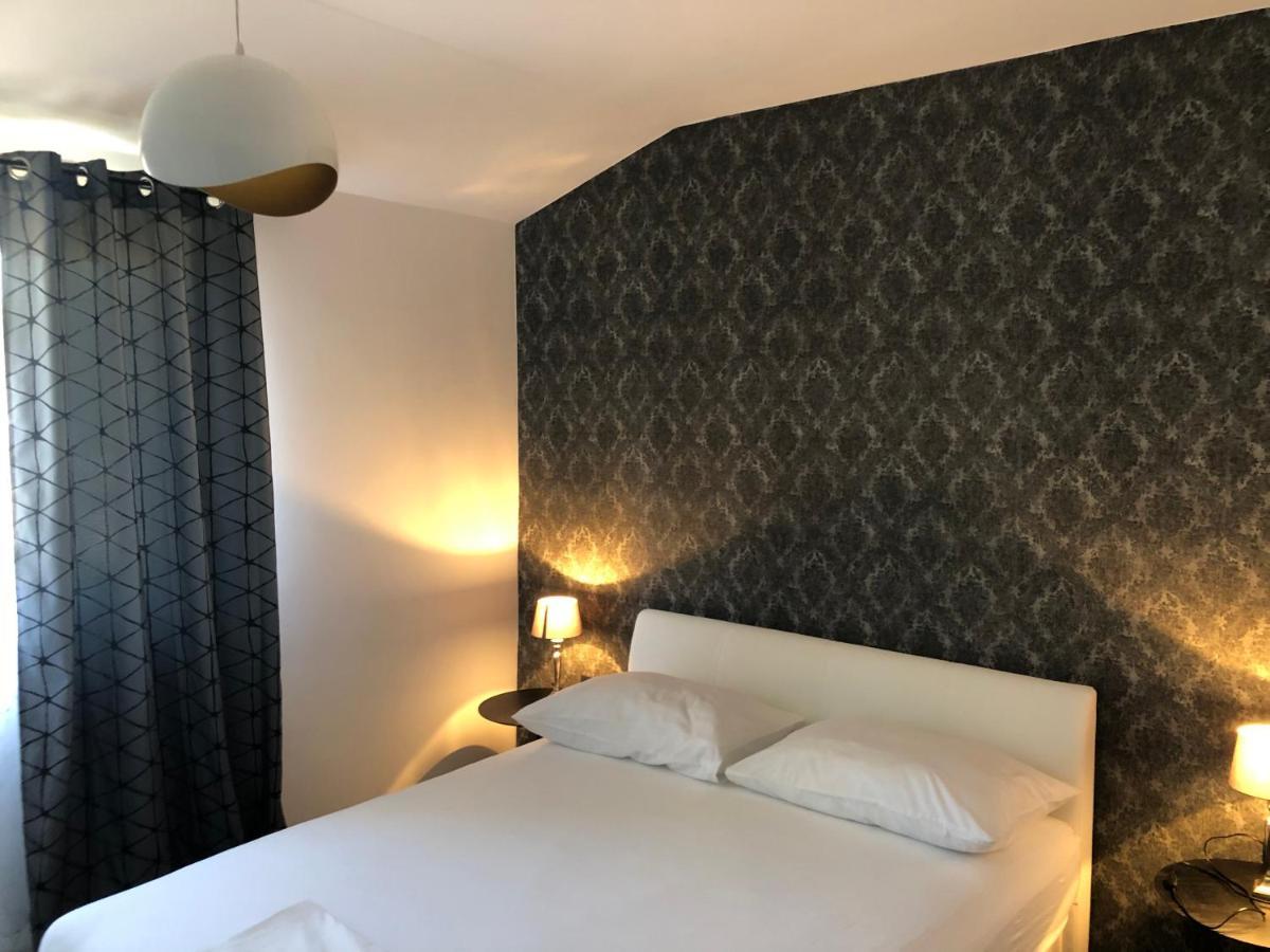 Apartmani Bm Biograd Na Moru Esterno foto