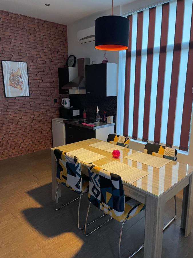 Apartmani Bm Biograd Na Moru Esterno foto