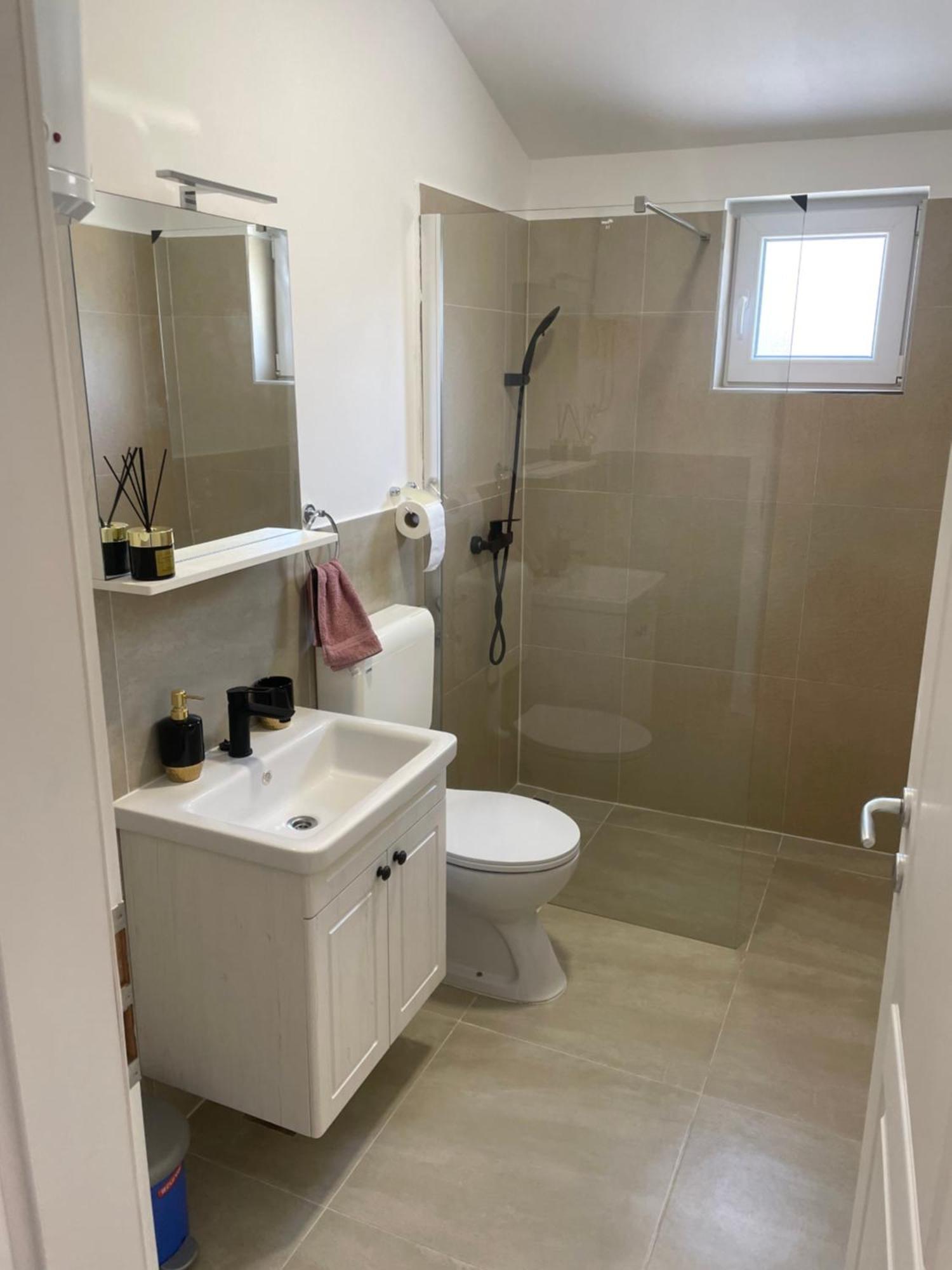 Apartmani Bm Biograd Na Moru Esterno foto